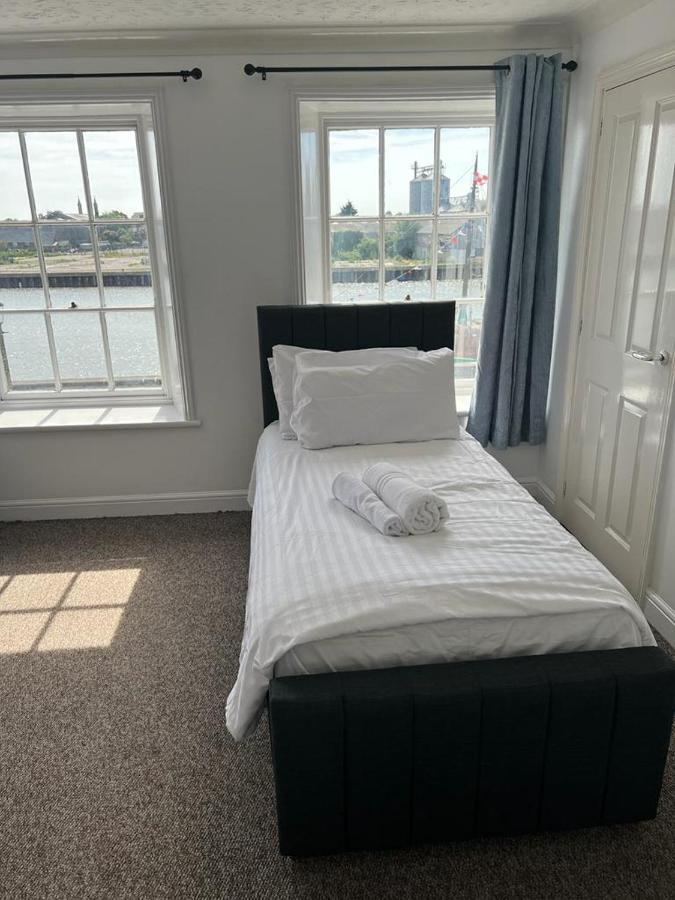 Spacious One Bedroom Flat With River View, 1E Грейт-Ярмут Екстер'єр фото
